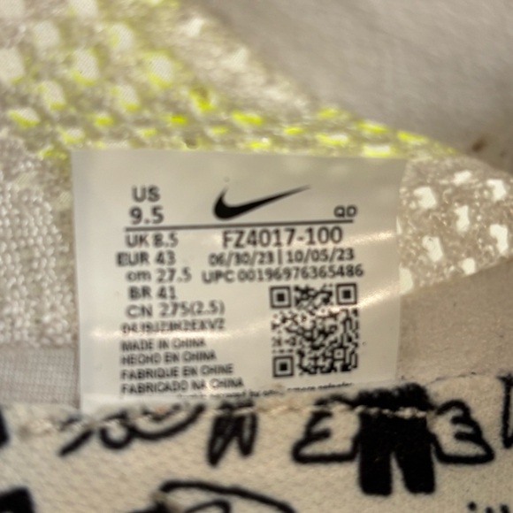 NIKE Sz 9.5 Vaporfly Zoom X White and Neon Yellow Breathable Running Shoes - Picture 13 of 16